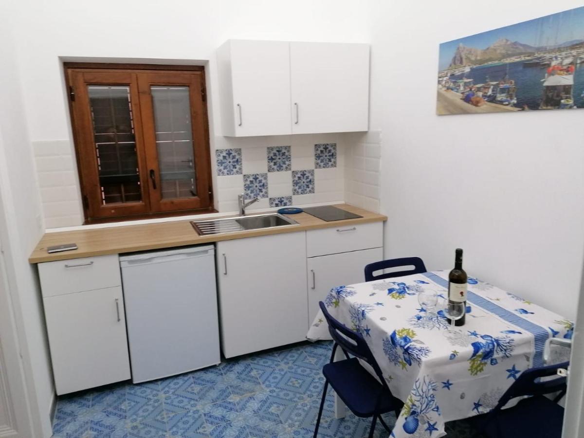 Case Vacanze Azzurra, Loredana E Trinacria Кастеламаре дел Голфо Екстериор снимка